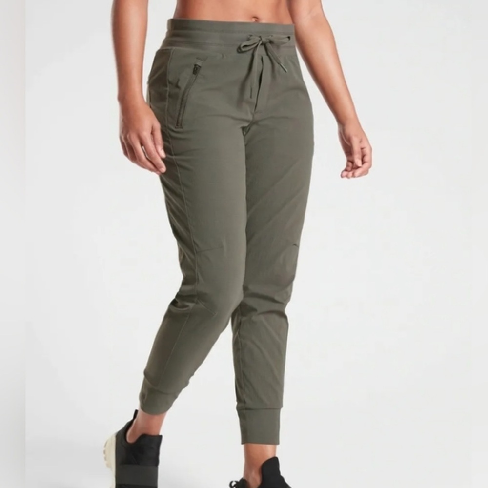 Athleta Trekkie North Jogger. Olive green. Size 2. Tie waist.